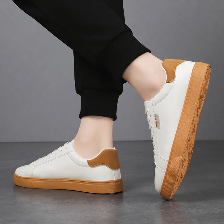 Skateboarding Shoes Men Flat Comfortable Leather Casual Vulcanized Shoes Trendy Classic Breathable Cheap Sneakers Man Plus Size