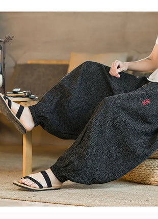 Pantaloni da jogging in seta di ghiaccio da uomo pantaloni casual stile Harajuku cinese da uomo pantaloni sportivi Harlem allentati ricamati streetwear 5XL