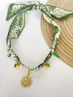 Collana bandana morbida con ciondolo a forma di fiore a forma di cuore placcato in oro per gioielli impilabili da donna e ragazza