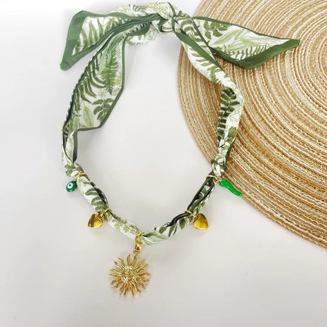 Collana bandana morbida con ciondolo a forma di fiore a forma di cuore placcato in oro per gioielli impilabili da donna e ragazza PlatiNum