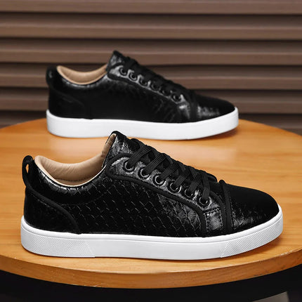 2026 Spring New Shoes for Men Leather Casual Shoes Fashion Pattern Flat Skateboard Shoes Street Cool Lace-up Sneaker