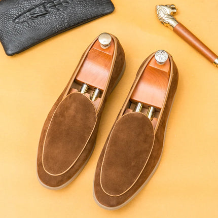 Mocassini da uomo in pelle scamosciata di alta qualità autunnali Scarpe casual piatte semplici Scarpe da sposa per feste Mocasin da esterno in pelle nabuk di marca di lusso