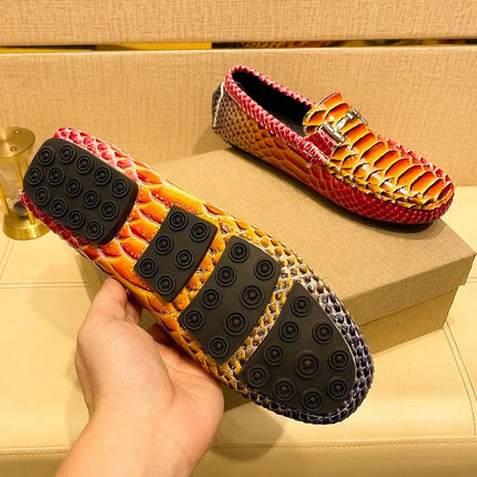 Mocassini firmati per uomo 2026 Nuovi mocassini fatti a mano 39-48 Appartamenti Casual Scarpe in pelle di serpente Mocassini da uomo comodi di lusso Scarpe taglia