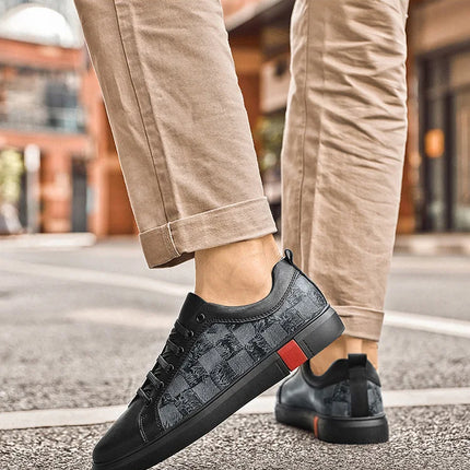 Europe New Shoes for Men Genuine Leather Casual Shoes Cool Black Flat Skateboard Shoes Street Fashion Sneakers
