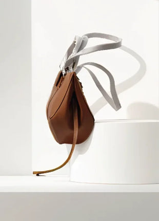 Borsa a Secchiello Classica Vintage, Interno Spazioso, Versatile per Trasporto a Spalla e Sottobraccio, Design Iconico Retrò