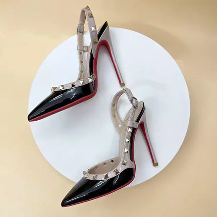 Nuovi tacchi alti europei e americani sexy vino rosso per le donne tacchi sottili punta a punta, bocca poco profonda, sandali con scarpa singola rivettata