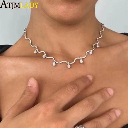 2025 Moda Bianco Rosa Tear Drop Cubic Zirconia Micro Pavimenta CZ Pavimentato Bling Wave Bar Cuore Fascino Collana Girocollo Gioielli da donna