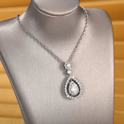 Huitan Luxury Crystal Necklace for Women Engagement Wedding Trend Sparkling Cubic Zirconia Pendant Necklace Statement Jewelry PlatiNum