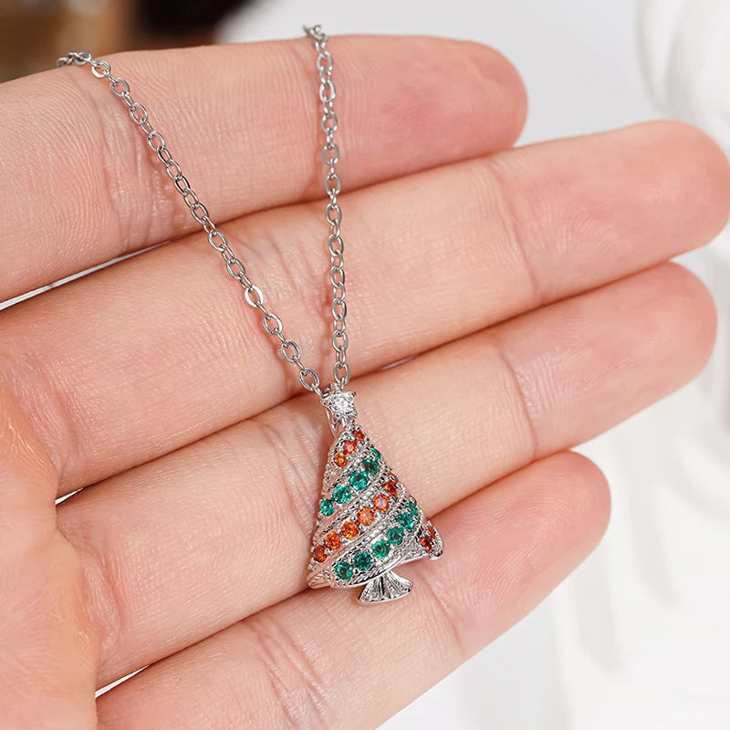 Huitan Collana con ciondolo albero di Natale con zirconi rossi/verdi luminosi Nuovi accessori squisiti per gioielli da festival da donna