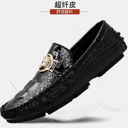 Scarpe da uomo slip-on modello coccodrillo 2025 Primavera ed estate Moda britannica alla moda in pelle lucida lucida pigra casual Beanie scarpe fatte a mano