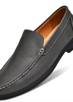 Calzature da uomo in pelle Slip on Office Man Scarpe formali Festa di nozze Scarpe eleganti da uomo Breath Driving Mocassini pigri Mocassini