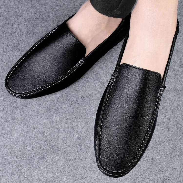 Scarpe casual da uomo in pelle moda Estate comode slip on di alta qualità Mocassini bianchi Comode scarpe da barca da guida Mocassini da passeggio