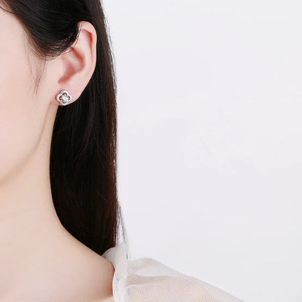 925 Sterling Silver 0.5 Carat x 2 Four-Leaf Moissanite Stud Earrings - Classic and Simple Style, Perfect for Parties PlatiNum