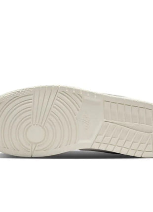 Scarpe da basket Nike Air Jordan 1 Low unisex, ammortizzate, antiscivolo, resistenti e dal design classico IO2242-101 platinumshop