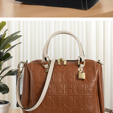 CH Autumn/Winter Christmas Fashion PU Material Lock Lock Design Women's Crossbody Bag 2025 Designer New Handbag Trendy Brand PlatiNum
