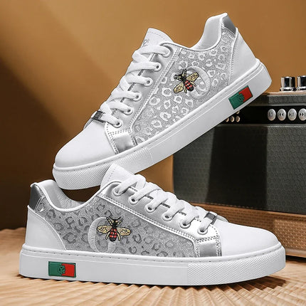 Men Sports Shoes Non Slip Breathable Comfortable Walking Shoes for Men Outdoor Casual Sneakers White Durable Skateboard Shoes