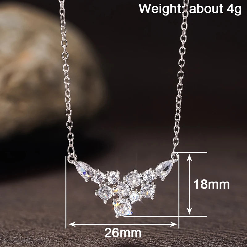 Huitan Collana con ciondolo da donna intarsiato brillante CZ Accessori estetici per fidanzamento Matrimonio Festa di moda Regalo di gioielli affascinanti
