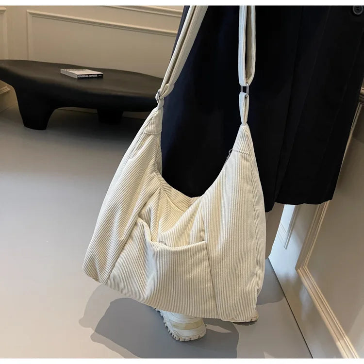 New Large Capacity Casual Crossbody Bag Simple Artistic Commuter Student Single Shoulder Bag Outdoor Leisure Women's Tote Bag PlatiNum