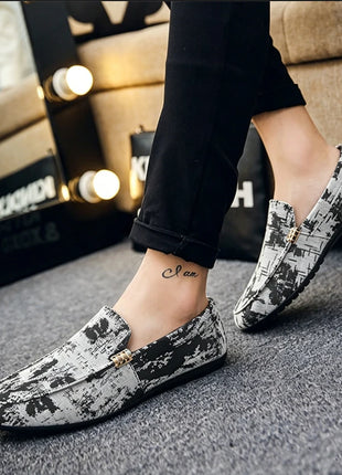 Mocassini stampati alla moda per uomo, scarpe basse estive traspiranti, scarpe casual da uomo, comode scarpe da guida antiscivolo, scarpe slip-on da uomo
