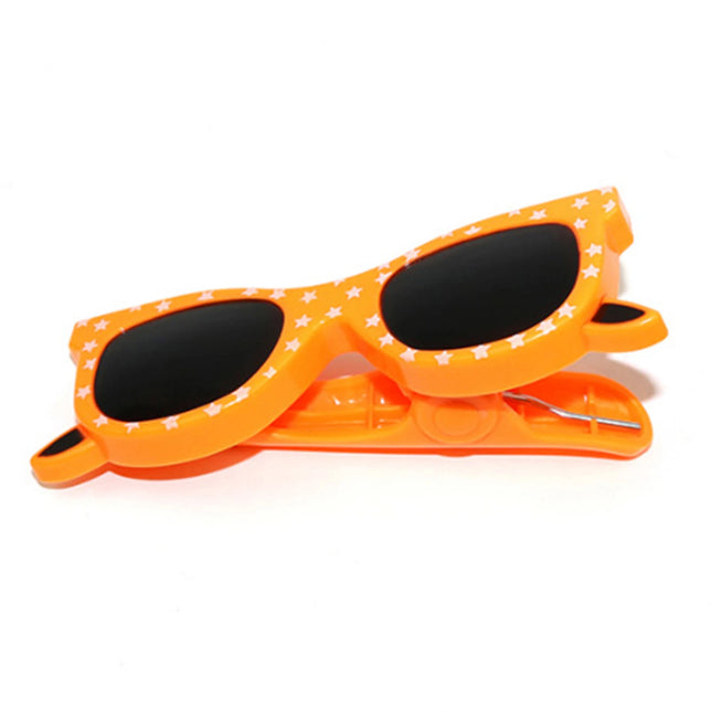 Cute Animal Reusable Plastic Towel Holder with Windproof Beach Towel Clips Color