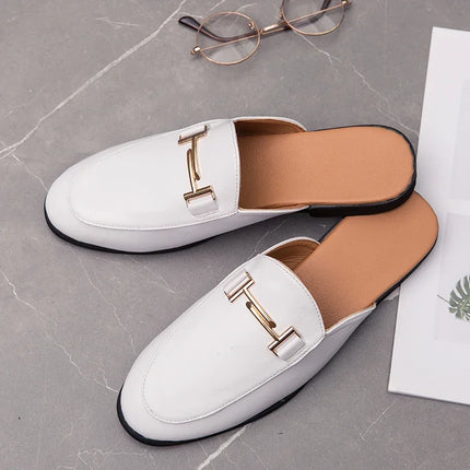 Mezze pantofole da uomo di moda 2022 Scarpe da uomo in pelle di alta qualità Muli classici Mezze scarpe antiscivolo Uomo Estate Mocassini bianchi