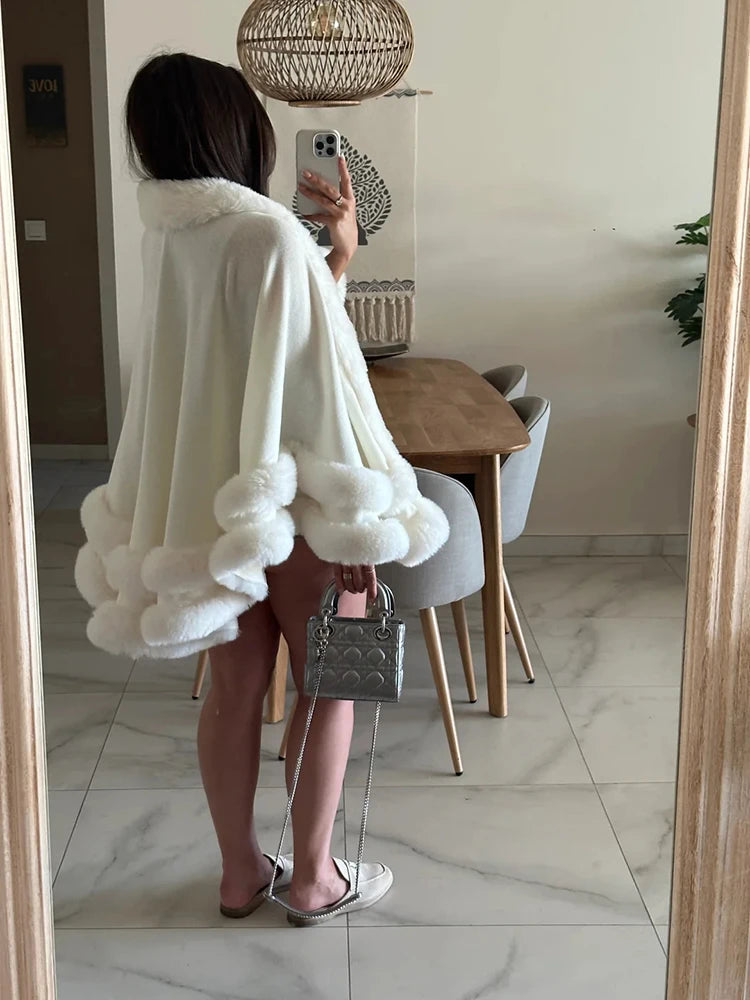 Luxury Women Faux Fur Trim Cape Coat Loose Batwing Poncho Shawl Fuzzy Fur Edge Warm Winter Outerwear Party Street Lady Coats
