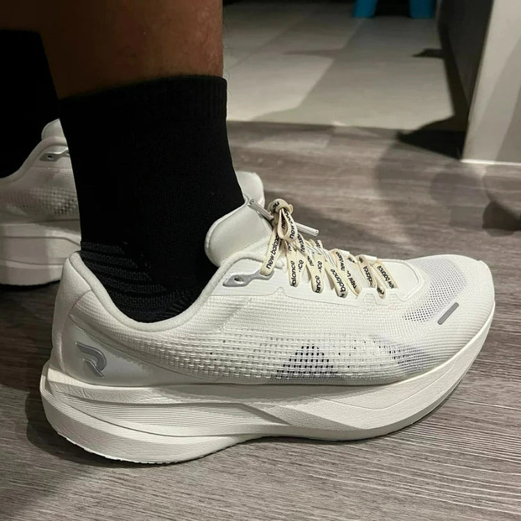 Luxury Brand Walking Jogging Shoe Unisex Breathable Sports Shoes For Men Women Designer Carbon Plate Running Shoes Couples PlatiNum