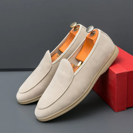 Mocassini da uomo in pelle scamosciata di alta qualità autunnali Scarpe casual piatte semplici Scarpe da sposa per feste Mocasin da esterno in pelle nabuk di marca di lusso