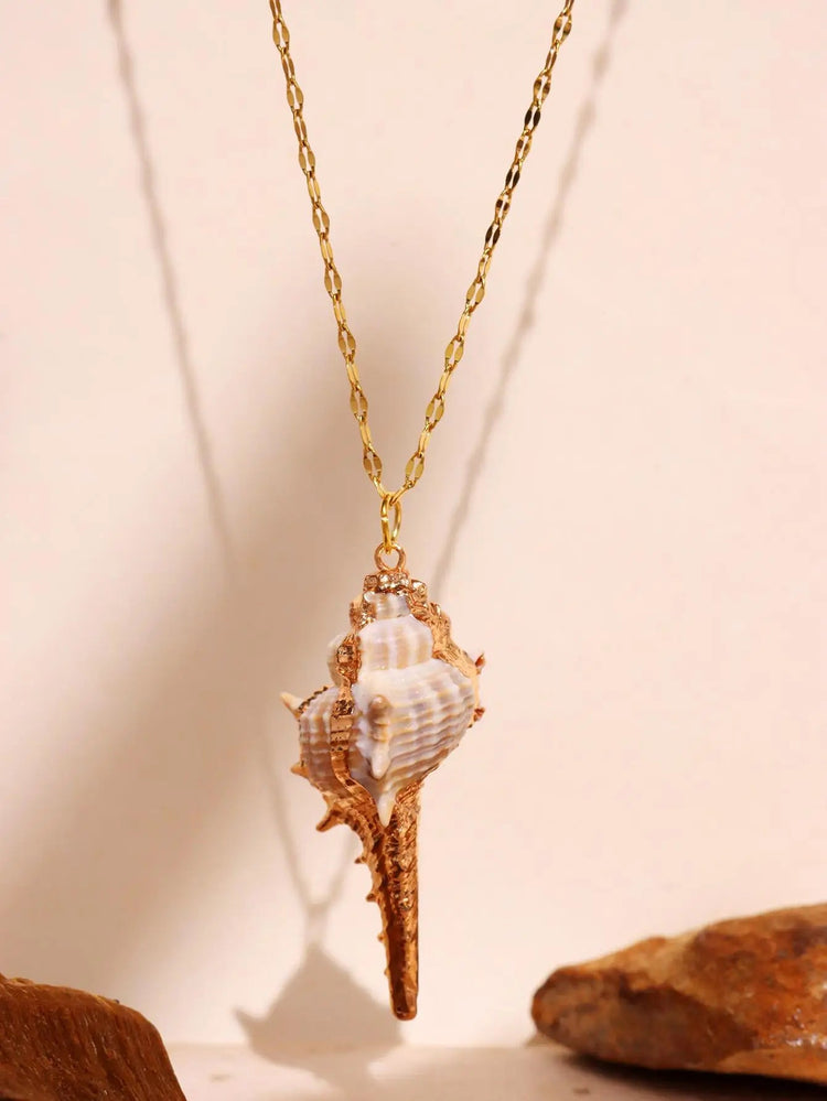 Retro Gold-Tone Shell Pendant Necklace Unique Layered DIY Fashion Jewelry for Women Perfect for Beach Vacations Gift Idea PlatiNum