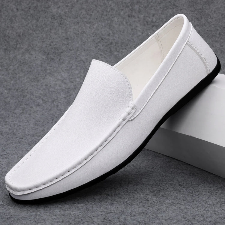 Scarpe casual da uomo in pelle moda Estate comode slip on di alta qualità Mocassini bianchi Comode scarpe da barca da guida Mocassini da passeggio