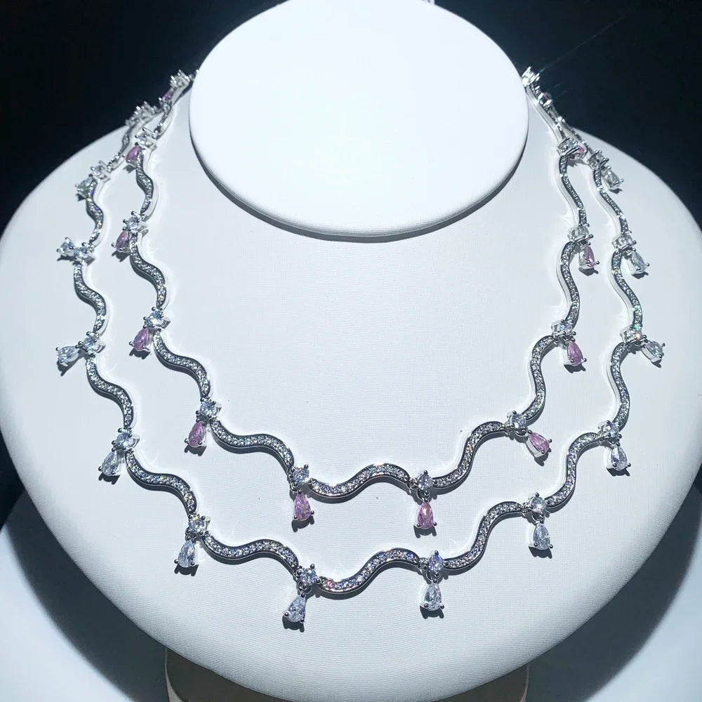 2025 Moda Bianco Rosa Tear Drop Cubic Zirconia Micro Pavimenta CZ Pavimentato Bling Wave Bar Cuore Fascino Collana Girocollo Gioielli da donna