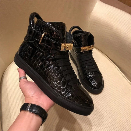 Men Red Crocodile Pattern High Top Sneakers Glossy Patent Leather Metal Buckle Lace-up Casual Shoes Streetwear Male Footwear
