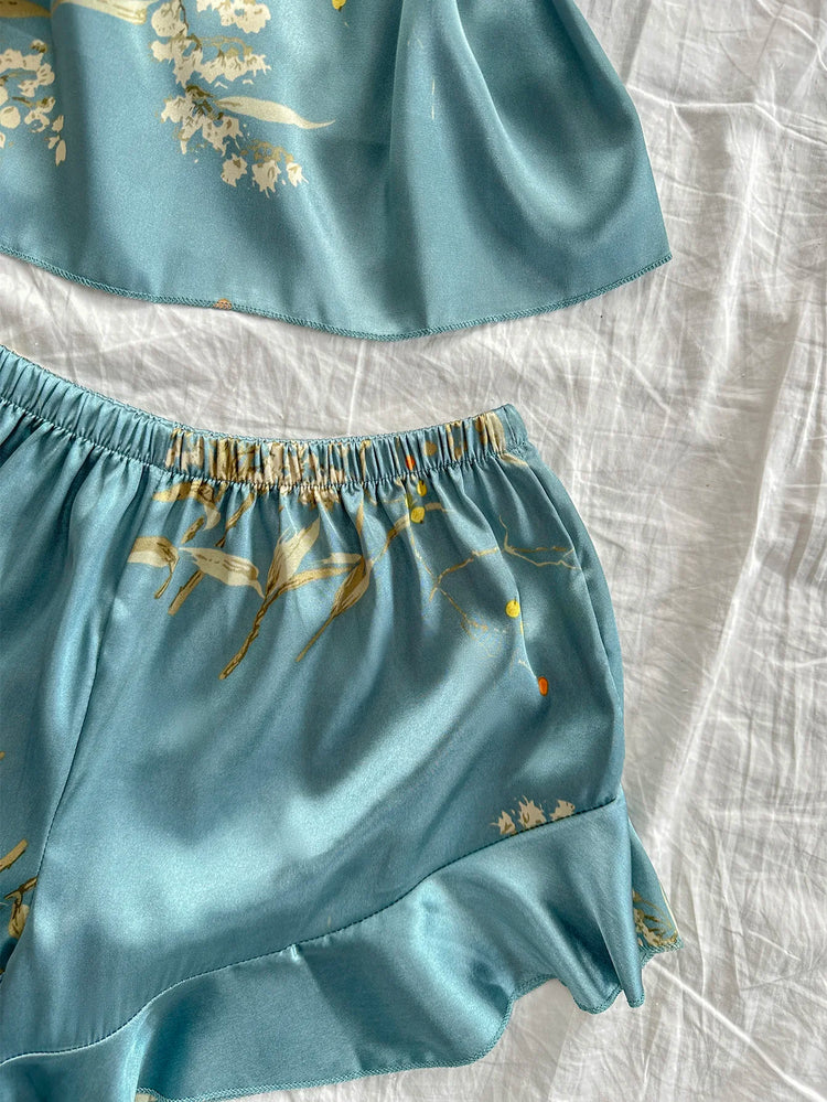Comodo accappatoio estivo con stampa ciliegia irregolare e pantaloncini allacciati, pigiama da donna sexy in quattro pezzi