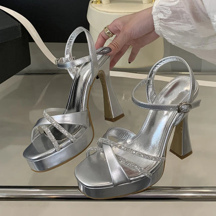 Liyke 2026 Nouveaux Sandales compensées à talons hauts Strass Sangle de cheville Bout ouvert Chaussures de soirée de mariage Femme Or