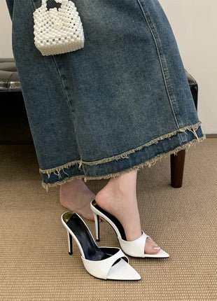 Hlieny 2026 Mode d'été Talons aiguilles Femmes Pantoufles pointues Banquet Robe Sandales Fête Mariage Mules Présentations de fabricants de jeux Chaussures