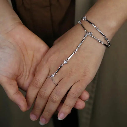 Nuovo speciale color oro Goccia d'acqua Bling Ovale CZ Collana girocollo Lariat Lunga barra a goccia a forma di Y Lunga nappa Gioielli da donna 2025