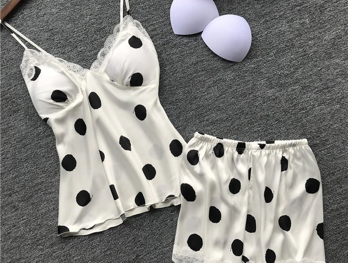 Nuovo set di biancheria intima da donna in due pezzi, composto da canotta e pantaloncini in raso a pois, stile europeo e americano, semplice e casual.