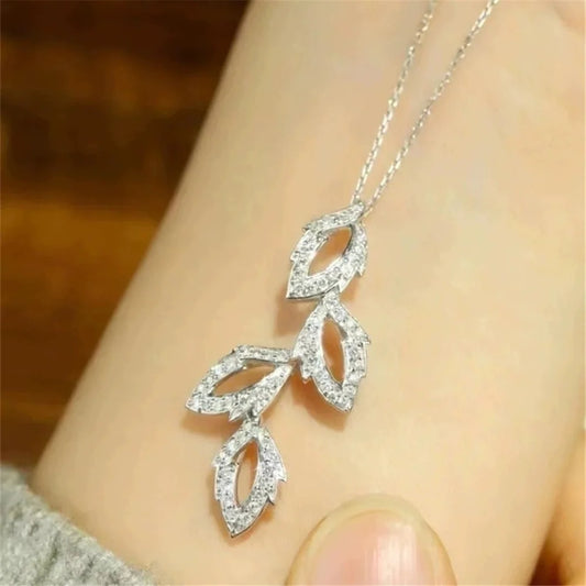 Collana con ciondolo in pietra di zircone bianco di cristallo femminile carino Gioielli da sposa color argento vintage per le donne