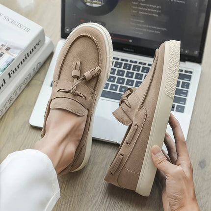 Mocassini fatti a mano in pelle scamosciata per il tempo libero Passeggiata Scarpe casual maschili Nuovo design Casual Slip on Flats Scarpe da guida versatili Mocassini