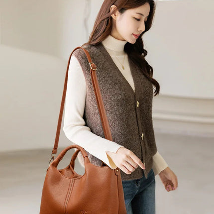 Trendy Crossbody Bag for Women Urban Minimalist Style PU Material Medium Size Zipper Opening Soft Shape Square Daily Match PlatiNum