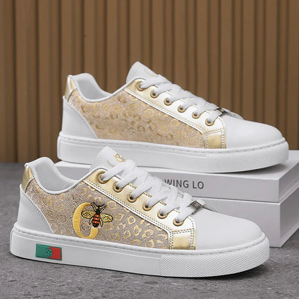 Men Sports Shoes Non Slip Breathable Comfortable Walking Shoes for Men Outdoor Casual Sneakers White Durable Skateboard Shoes