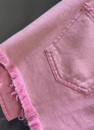 Nuovo stile di pantaloncini di jeans strappati con tasche lavate sfilacciate e piedi larghi
