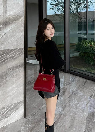 Borsa Clutch Lucia di JW PEI, Unica e alla Moda, Borsa a Tracolla in Vera Pelle, Versatile e di Alta Qualità