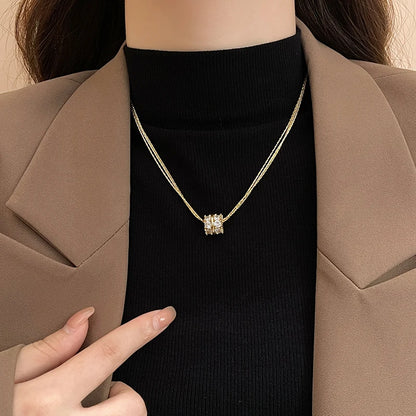 2024 Collana con pendente a cerchio in zircone con catena color oro multistrato di nuovo design per accessori di gioielli di lusso da donna per la festa nuziale