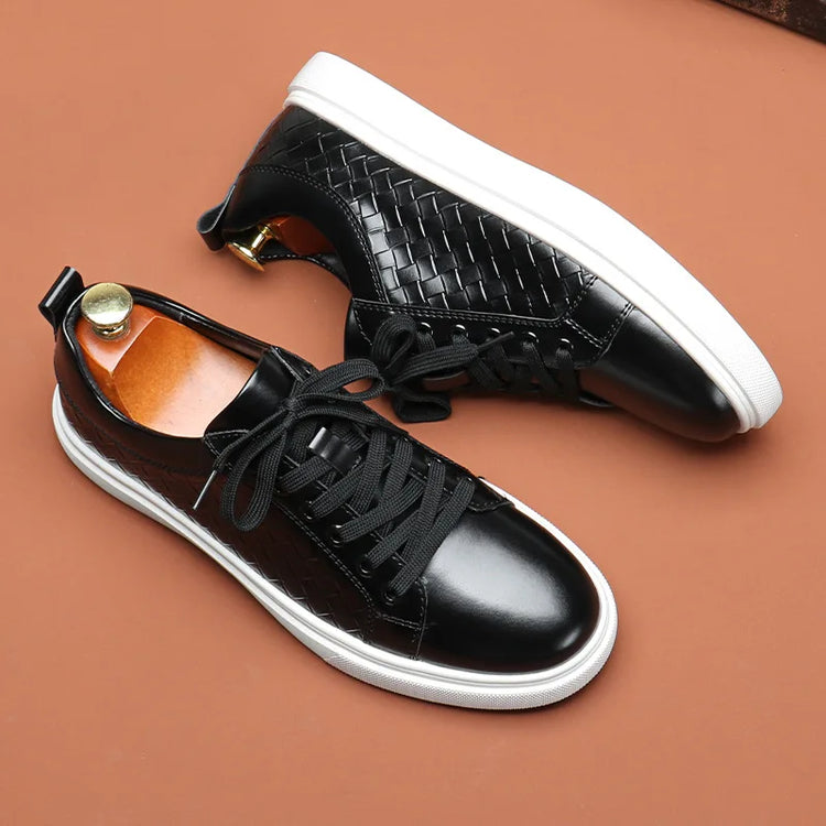 New 2024 Men Casual Leather Sneakers Lace Up Comfortable Outdoor Male Sports Casual Board Shoes Black Brown