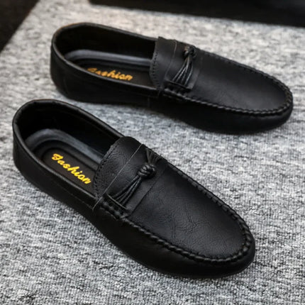 Scarpe da uomo 2025 Mocassini da uomo Comode scarpe da guida slip-on Moda uomo Scarpe casual Estate Versatile Zapatos Para Hombres