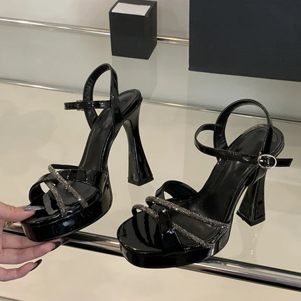 Liyke 2026 Nouveaux Sandales compensées à talons hauts Strass Sangle de cheville Bout ouvert Chaussures de soirée de mariage Femme Or