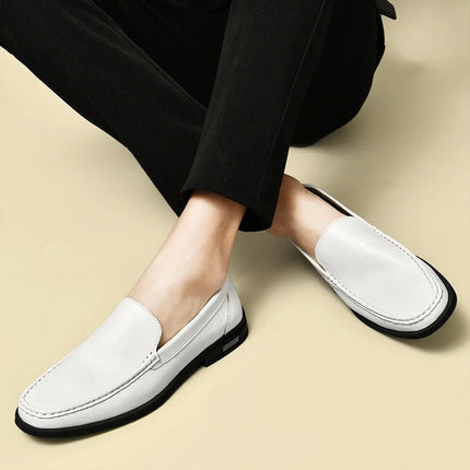 Calzature da uomo in pelle Slip on Office Man Scarpe formali Festa di nozze Scarpe eleganti da uomo Breath Driving Mocassini pigri Mocassini