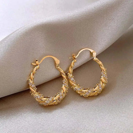 Luxury Shiny Zircon Twisted Hoop Earrings for Women Fashion Gold Color U Shaped Geometric Earrings Ear Accessories Party Jewelry PlatiNum