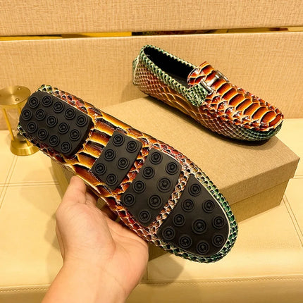 Mocassini firmati per uomo 2026 Nuovi mocassini fatti a mano 39-48 Appartamenti Casual Scarpe in pelle di serpente Mocassini da uomo comodi di lusso Scarpe taglia